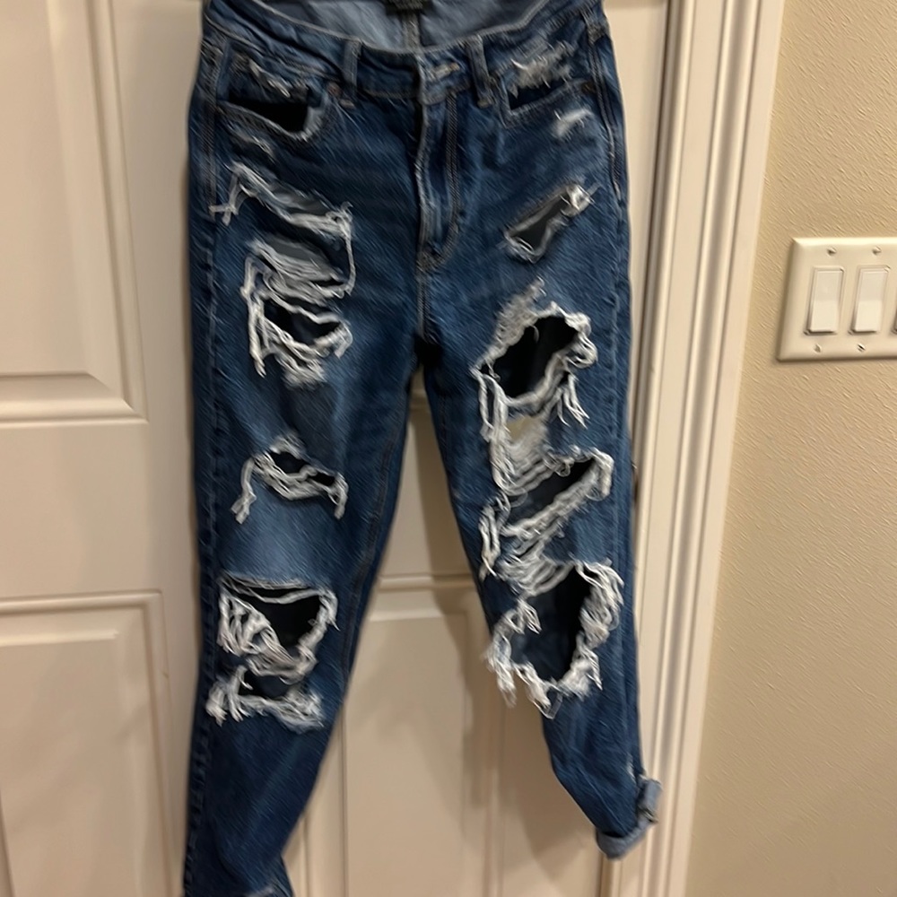 American eagle mom jeans with rips
